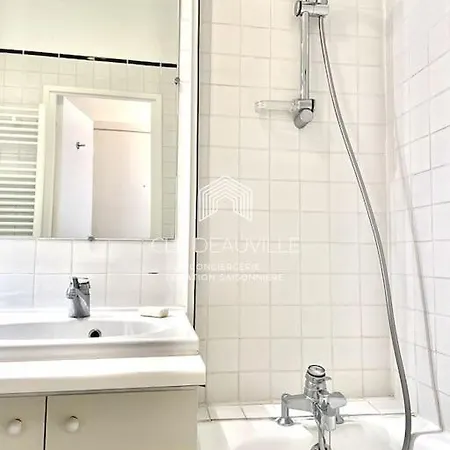 Le Castel 1 C.l.s Apartment *
